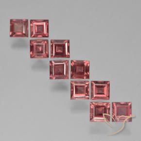Shop natural 4.13ct 濃いレッドワイン パイロープガーネット gems, 四角形, from モザンビーグ at GemSelect. In stock, global shipping!