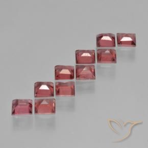 Shop natural 4.13ct 濃いレッドワイン パイロープガーネット gems, 四角形, from モザンビーグ at GemSelect. In stock, global shipping!