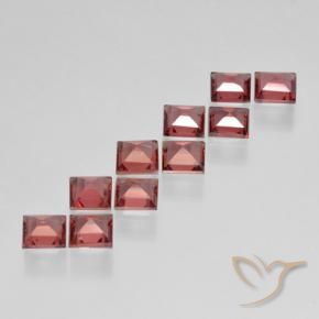 Shop natural 3.64ct 薄いスカーレットレッド パイロープガーネット gems, 四角形, from モザンビーグ at GemSelect. In stock, global shipping!