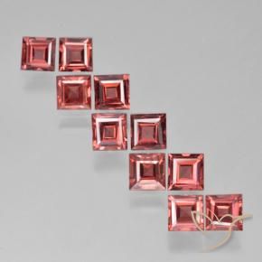 Shop natural 3.77ct 薄いレッド パイロープガーネット gems, 四角形, from モザンビーグ at GemSelect. In stock, global shipping!