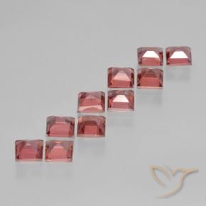Shop natural 3.77ct 薄いレッド パイロープガーネット gems, 四角形, from モザンビーグ at GemSelect. In stock, global shipping!