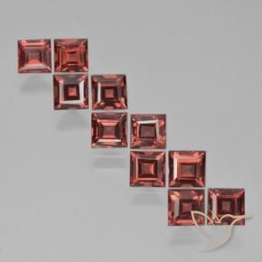 Shop natural 4.00ct 濃いベリーレッド パイロープガーネット gems, 四角形, from モザンビーグ at GemSelect. In stock, global shipping!