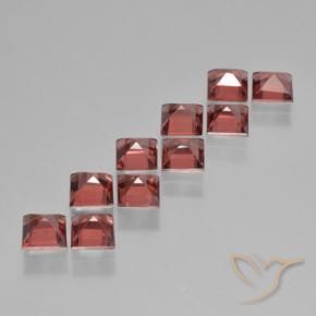 Shop natural 4.00ct 濃いベリーレッド パイロープガーネット gems, 四角形, from モザンビーグ at GemSelect. In stock, global shipping!