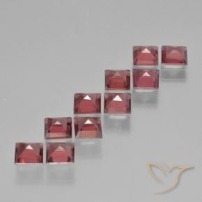 Shop natural 3.69ct スカーレットレッドトーン パイロープガーネット gems, 四角形, from モザンビーグ at GemSelect. In stock, global shipping!