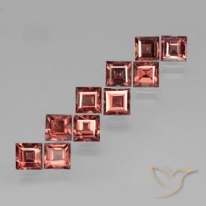 Shop natural 4.28ct ディープローズレッド パイロープガーネット gems, 四角形, from モザンビーグ at GemSelect. In stock, global shipping!