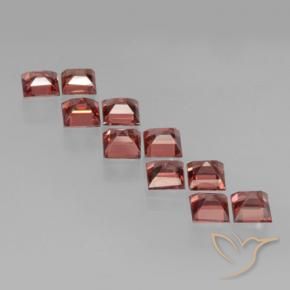 Shop natural 4.28ct ディープローズレッド パイロープガーネット gems, 四角形, from モザンビーグ at GemSelect. In stock, global shipping!