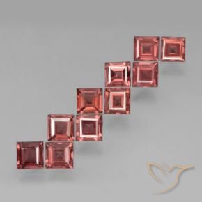 Shop natural 4.14ct ローズレッド パイロープガーネット gems, 四角形, from モザンビーグ at GemSelect. In stock, global shipping!