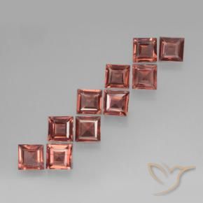 Shop natural 3.43ct ミディアムレッド パイロープガーネット gems, 四角形, from モザンビーグ at GemSelect. In stock, global shipping!