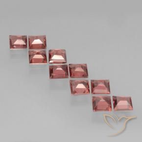 Shop natural 3.52ct ミディアムレッド パイロープガーネット gems, 四角形, from モザンビーグ at GemSelect. In stock, global shipping!