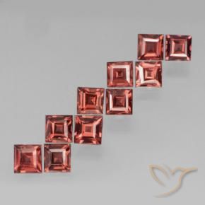 Shop natural 4.03ct ディープレッド パイロープガーネット gems, 四角形, from モザンビーグ at GemSelect. In stock, global shipping!