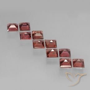 Shop natural 4.03ct スカーレットレッド パイロープガーネット gems, 四角形, from モザンビーグ at GemSelect. In stock, global shipping!