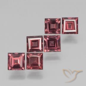 Shop natural 2.54ct ディープレッド パイロープガーネット gems, 四角形, from モザンビーグ at GemSelect. In stock, global shipping!