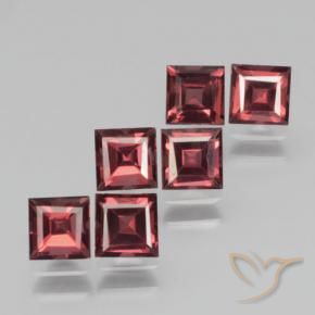 Shop natural 2.86ct メルローレッド パイロープガーネット gems, 四角形, from モザンビーグ at GemSelect. In stock, global shipping!