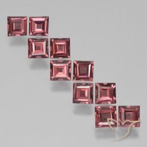 Shop natural 4.18ct ラズベリーレッド パイロープガーネット gems, 四角形, from モザンビーグ at GemSelect. In stock, global shipping!