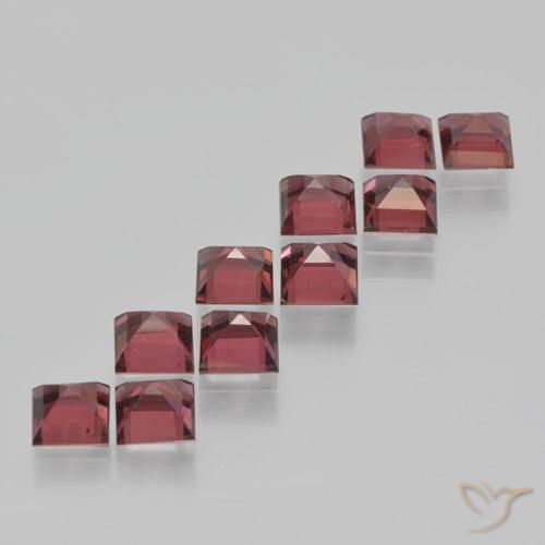 Shop natural 4.57ct ダークレッド パイロープガーネット gems, 四角形, from モザンビーグ at GemSelect. In stock, global shipping!