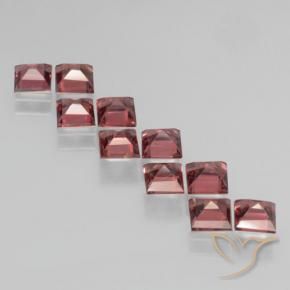 Shop natural 3.82ct スカーレットレッド パイロープガーネット gems, 四角形, from モザンビーグ at GemSelect. In stock, global shipping!