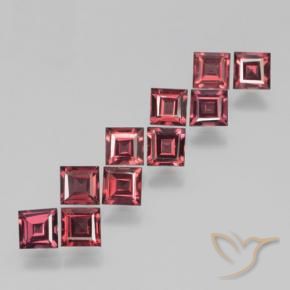 Shop natural 4.42ct スカーレットレッド パイロープガーネット gems, 四角形, from モザンビーグ at GemSelect. In stock, global shipping!