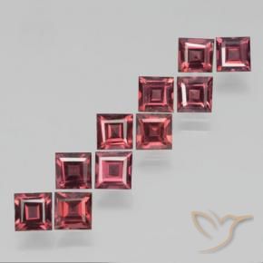 Shop natural 4.40ct クリムゾンレッド パイロープガーネット gems, 四角形, from モザンビーグ at GemSelect. In stock, global shipping!