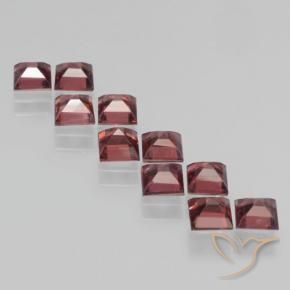 Shop natural 4.40ct クリムゾンレッド パイロープガーネット gems, 四角形, from モザンビーグ at GemSelect. In stock, global shipping!