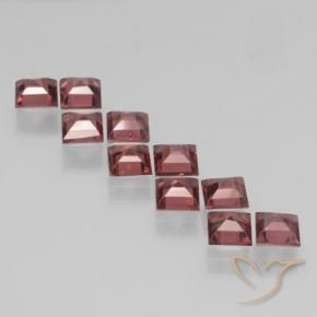 Shop natural 3.95ct クリムゾンレッド パイロープガーネット gems, 四角形, from モザンビーグ at GemSelect. In stock, global shipping!