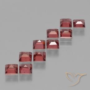 Shop natural 4.26ct クリムゾンレッド パイロープガーネット gems, 四角形, from モザンビーグ at GemSelect. In stock, global shipping!