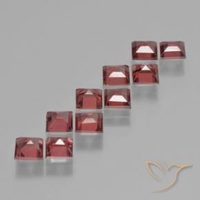 Shop natural 3.97ct ダークレッド パイロープガーネット gems, 四角形, from モザンビーグ at GemSelect. In stock, global shipping!