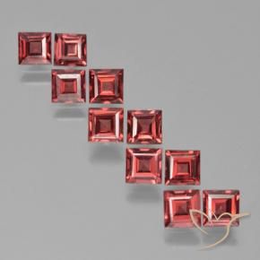 Shop natural 4.27ct 薄いスカーレットレッド パイロープガーネット gems, 四角形, from モザンビーグ at GemSelect. In stock, global shipping!
