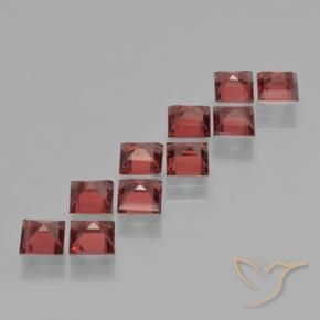 Shop natural 4.27ct 薄いスカーレットレッド パイロープガーネット gems, 四角形, from モザンビーグ at GemSelect. In stock, global shipping!