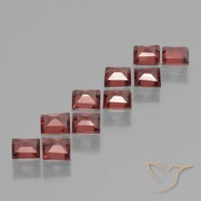 Shop natural 3.36ct 薄いレッド パイロープガーネット gems, 四角形, from モザンビーグ at GemSelect. In stock, global shipping!