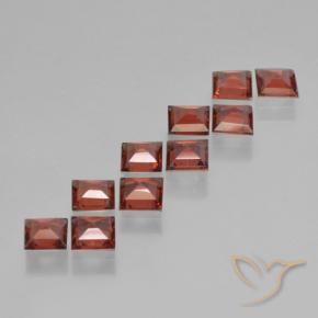 Shop natural 3.52ct ディープローズレッド パイロープガーネット gems, 四角形, from モザンビーグ at GemSelect. In stock, global shipping!