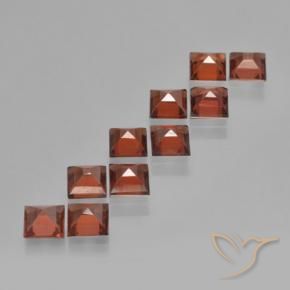 Shop natural 4.26ct ミディアムレッド パイロープガーネット gems, 四角形, from モザンビーグ at GemSelect. In stock, global shipping!