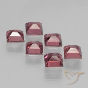 Shop natural 2.69ct ディープレッド パイロープガーネット gems, 四角形, from モザンビーグ at GemSelect. In stock, global shipping!