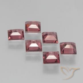 Shop natural 2.41ct ピンクがかったレッド パイロープガーネット gems, 四角形, from モザンビーグ at GemSelect. In stock, global shipping!