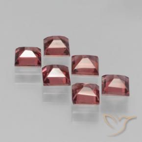 Shop natural 2.82ct ピンクがかったレッド パイロープガーネット gems, 四角形, from モザンビーグ at GemSelect. In stock, global shipping!