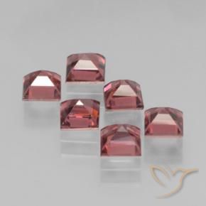 Shop natural 2.74ct ミディアムレッド パイロープガーネット gems, 四角形, from モザンビーグ at GemSelect. In stock, global shipping!
