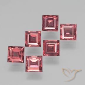 Shop natural 2.51ct ミディアムダークレッド パイロープガーネット gems, 四角形, from モザンビーグ at GemSelect. In stock, global shipping!
