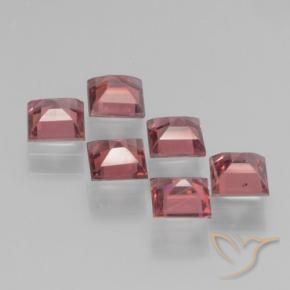 Shop natural 2.51ct ミディアムダークレッド パイロープガーネット gems, 四角形, from モザンビーグ at GemSelect. In stock, global shipping!