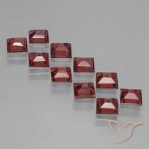 Shop natural 4.11ct ミディアムレッド パイロープガーネット gems, 四角形, from モザンビーグ at GemSelect. In stock, global shipping!