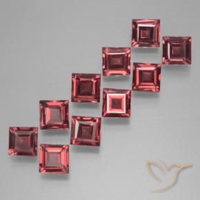 Shop natural 4.27ct クリムゾンレッド パイロープガーネット gems, 四角形, from モザンビーグ at GemSelect. In stock, global shipping!