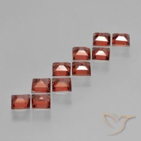 Shop natural 4.00ct スカーレットレッド パイロープガーネット gems, 四角形, from モザンビーグ at GemSelect. In stock, global shipping!