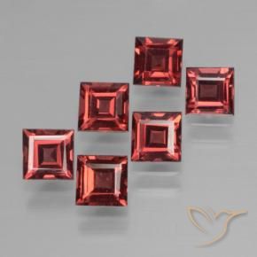 Shop natural 2.71ct スカーレットレッド パイロープガーネット gems, 四角形, from モザンビーグ at GemSelect. In stock, global shipping!