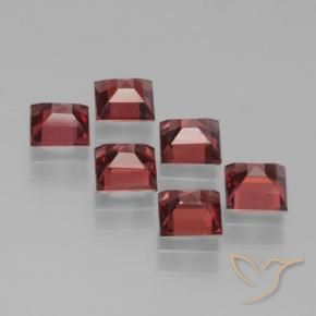 Shop natural 2.71ct スカーレットレッド パイロープガーネット gems, 四角形, from モザンビーグ at GemSelect. In stock, global shipping!