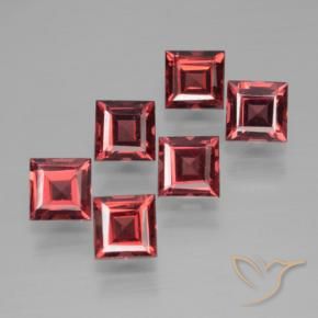 Shop natural 2.66ct ディープレッド パイロープガーネット gems, 四角形, from モザンビーグ at GemSelect. In stock, global shipping!