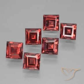 Shop natural 2.87ct 濃いスカーレットレッド パイロープガーネット gems, 四角形, from モザンビーグ at GemSelect. In stock, global shipping!