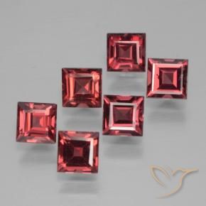 Shop natural 2.93ct 濃いレッドワイン パイロープガーネット gems, 四角形, from モザンビーグ at GemSelect. In stock, global shipping!