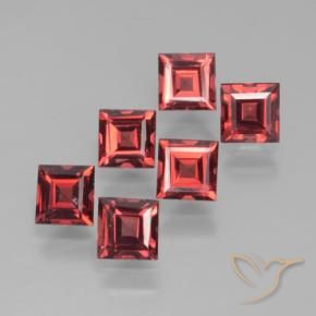 Shop natural 2.49ct ディープレッド パイロープガーネット gems, 四角形, from モザンビーグ at GemSelect. In stock, global shipping!