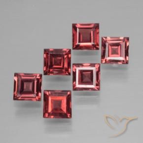 Shop natural 2.68ct 濃いスカーレットレッド パイロープガーネット gems, 四角形, from モザンビーグ at GemSelect. In stock, global shipping!