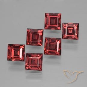 Shop natural 2.80ct 濃いスカーレットレッド パイロープガーネット gems, 四角形, from モザンビーグ at GemSelect. In stock, global shipping!
