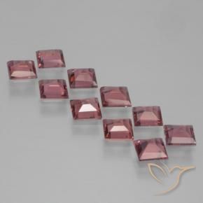 Shop natural 3.65ct 紫がかったチェリーレッド パイロープガーネット gems, 四角形, from モザンビーグ at GemSelect. In stock, global shipping!
