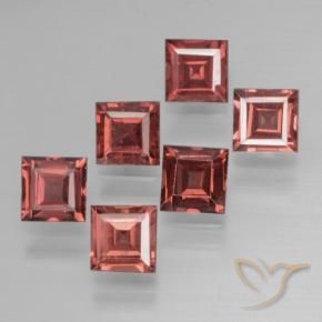Shop natural 2.98ct ダークレッド パイロープガーネット gems, 四角形, from モザンビーグ at GemSelect. In stock, global shipping!